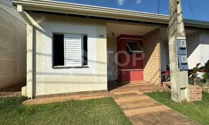 CASA A VENDA NO CONDOMINIO MORADAS 1 COM 2 DORMITORIOS