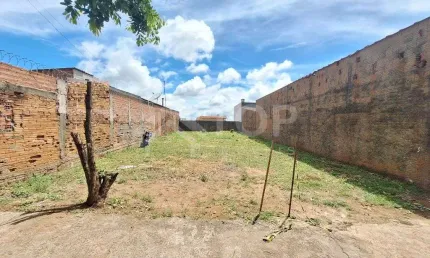 Terreno à venda no Jardim Bandeirantes, São Carlos  por R$ 373.000
