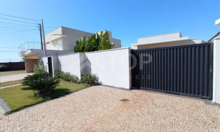Casa para vender e alugar com 3 quartos no condominio montreal