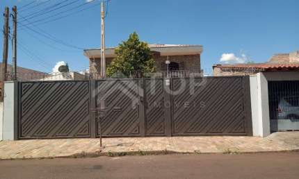 Casa com 3 quartos para alugar na Vila Morumbi, São Carlos , 292 m2 por R$ 4.400