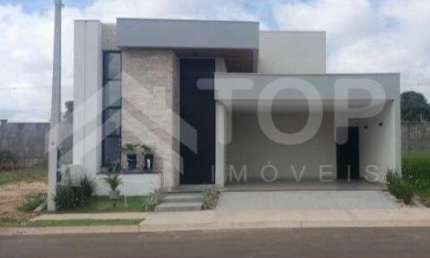 Excelente casa no Res. Villeneuve com 3 dormitorios com suite