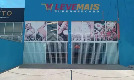 EXCELENTE BARRACAO NA PRINCIPAL RUA DO BAIRRO JARDIM EMBARE