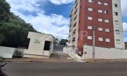 Excelente apartamento no terreo de 2 dormitorios com armarios no Ed. Conillera