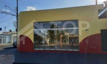 Excelente ponto comercial de esquina, na melhor localizacao do bairro Vila Prado
