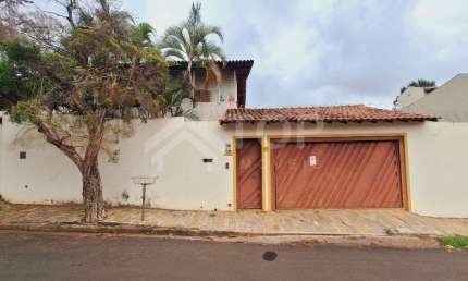 Casa com 4 quartos para alugar na Cidade Jardim, São Carlos , 400 m2 por R$ 4.422