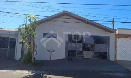 Linda de casa de 3 dormitorios com 1 suite no Jardim Munique