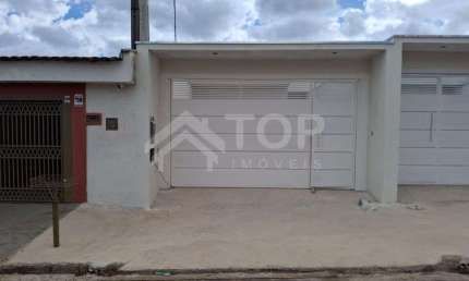 Excelente casa de 3 dormitorios no bairro Jardim Santa Felicia em fase final de construcao