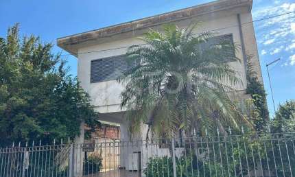 Excelente sobrado de 3 dormitorios com 1 suite no bairro Jardim Brasil