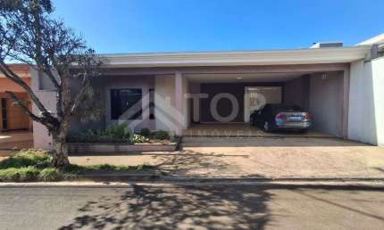 Excelente casa terrea de 3 dormitorios com 2 suites no Res. Eldorado