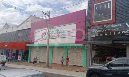 Excelente ponto comercial de grande porte, ideal para lojas e bancos