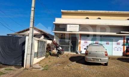 Excelente sala comercial no piso superior, em otima localizacao no bairro Jardim Paulistano.