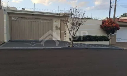 Lindo imovel de 3 dormitorios, com 1 suite, repleta de armarios e area gourmet com churrasqueira no Res. Planalto Paraiso