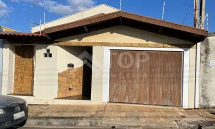Excelente casa de 3 dormitorios, com 1 suite na melhor localizacao do bairro Vila Prado