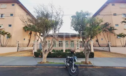 Apartamento de 2 dormitorios com piscina no Jardim Alvorada - Sao Carlos
