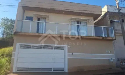 Lindo sobrado de 3 dormitorios com 1 suite em excelente localizacao