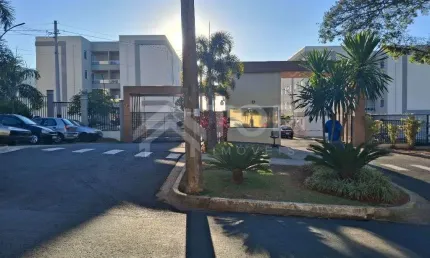 Excelente apartamento e 2 dormitorios no terreo em otima localizacao no Res. Parque Mont Blanc