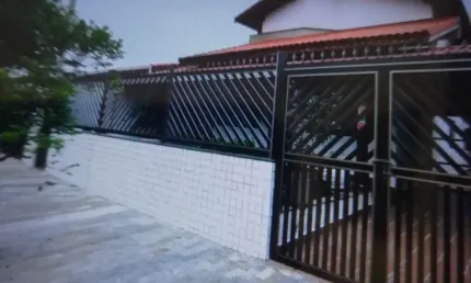 Casa com 3 quartos para alugar na Rua Cravina, Jardim Real, Praia Grande
