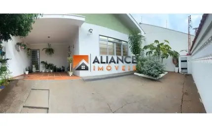 Casa com 1 quarto à venda na Vila Tibério, Ribeirão Preto  por R$ 300.000