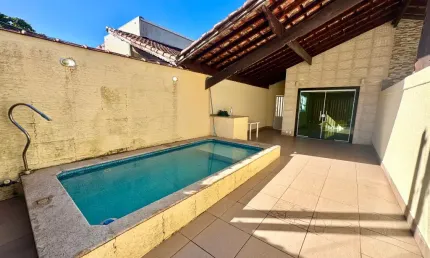 Casa com 3 dormitórios à venda, 112 m² por R$ 750.000,00 - Vila Guilhermina - Praia Grande/SP