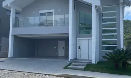 Casa à venda no bairro Ariribá - Balneário Camboriú/SC