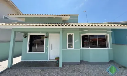 Casa com 3 quartos à venda na Rua das Goiabeiras, 106, Madri, Palhoça, 69 m2 por R$ 590.000