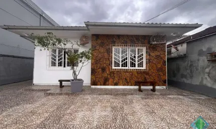 Casa com 4 quartos à venda na rua trinta e um de julho, 117, caminho novo, palhoça, 156 m2 por r$ 950.000