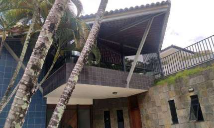 2 Casas para venda tem 948 metros quadrados com 4 quartos em Itaigara - Salvador - BA