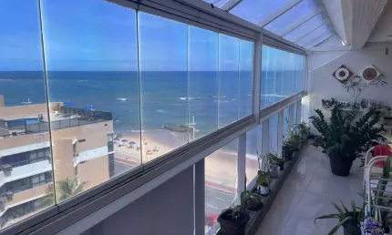 Cobertura 2 suítes na Pituba com piscina frente mar