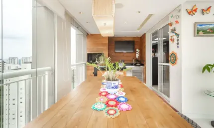 Apartamento tipo para venda com 3 quartos, sendo 3 suítes, 260m², aceita permuta.