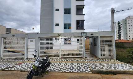 Apartamento à venda no Edifício Guilhermina Brito no Bairro Candeias em Vitória da Conquista, BA