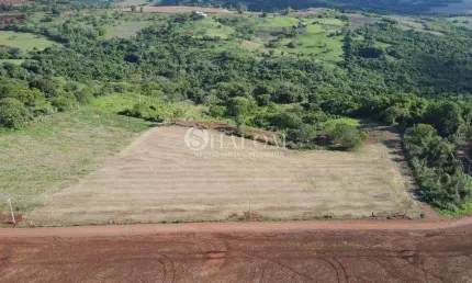 Chácara à venda em Maringá, Conjunto Habitacional Requião, com 1 quarto, com 20000 m²