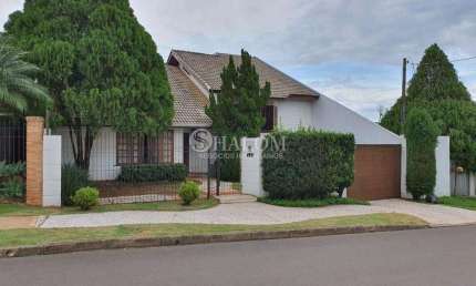 Casa à venda em Maringá, Zona 05, com 4 quartos, com 366.11 m²