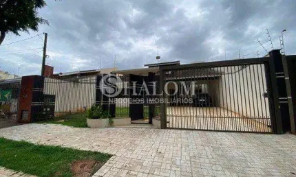 Sobrado à venda em Maringá, Jardim Universitário, com 4 quartos, com 260 m²