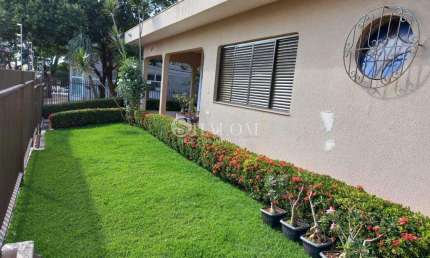 Casa à venda em Maringá, Zona 06, com 3 quartos, com 180.98 m²