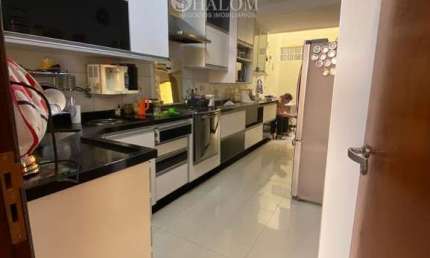 Sobrado à venda em Maringá, Vila Esperança, com 4 quartos, com 330 m²