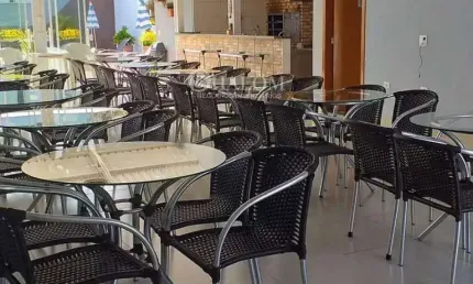 Casa à venda em Maringá, Jardim Monte Carlo, com 2 quartos, com 260 m²