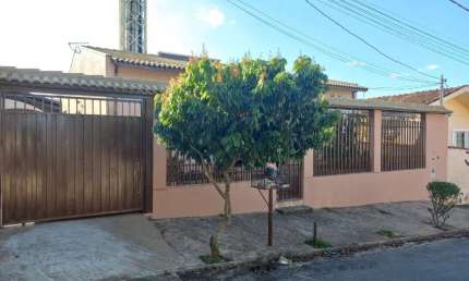 Casa com 3 quartos à venda no Jardim Kennedy, Poços de Caldas 