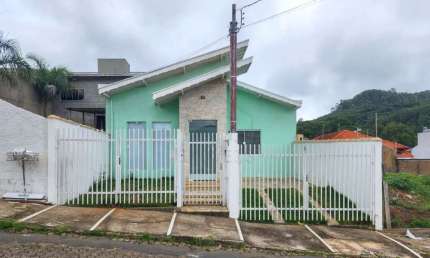 Casa com 3 quartos para alugar no Jardim Campos Elísios, Poços de Caldas 