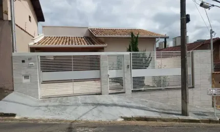 Casa com 3 quartos à venda no Village São Luiz, Poços de Caldas 