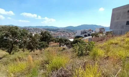 Terreno à venda no Jardim Bandeirantes, Poços de Caldas 