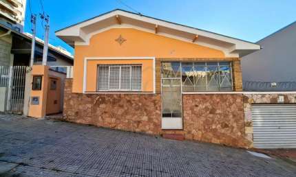 Casa com 3 quartos para alugar no Centro, Poços de Caldas 