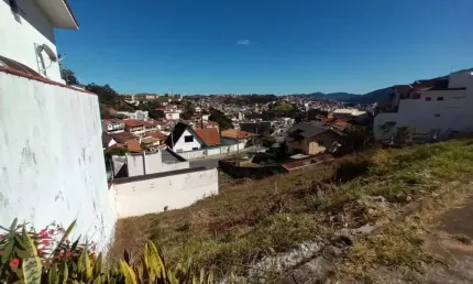 Terreno à venda no Parque Vivaldi Leite Ribeiro, Poços de Caldas 