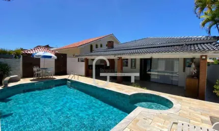 Casa com 3 dormitórios à venda, 160 m² por R$ 1.200.000,00 - Bougainvillee III - Peruíbe/SP