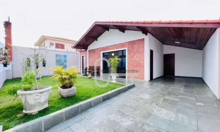 Casa com 3 dormitórios à venda, 144 m² por R$ 690.000,00 - Balneário Stella Maris - Peruíbe/SP
