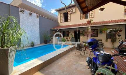 Casa com 6 dormitórios à venda, 300 m² por R$ 1.300.000,00 - Centro - Peruíbe/SP