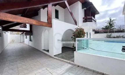 Casa com 4 dormitórios à venda, 200 m² por R$ 690.000,00 - Centro - Peruíbe/SP