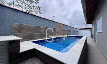 Casa a venda com 3 dormitórios no bairro Cidade Nova Peruíbe.