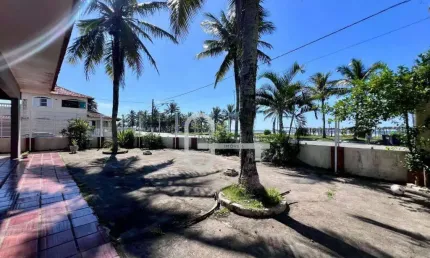Casa à venda em Peruíbe, no bairro Balneário Florida.