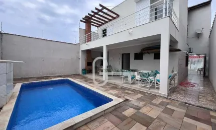 Casa sobrado a 150m da praia com 4 dormitórios à venda, 280 m² por R$ 670.000 - Estância São José - Peruíbe/SP