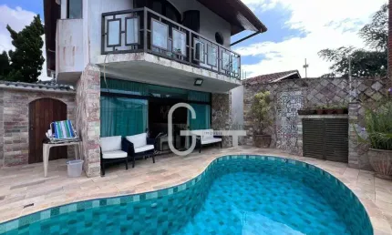 Casa com 4 dormitórios à venda, 204 m² por R$ 930.000,00 - Centro - Peruíbe/SP